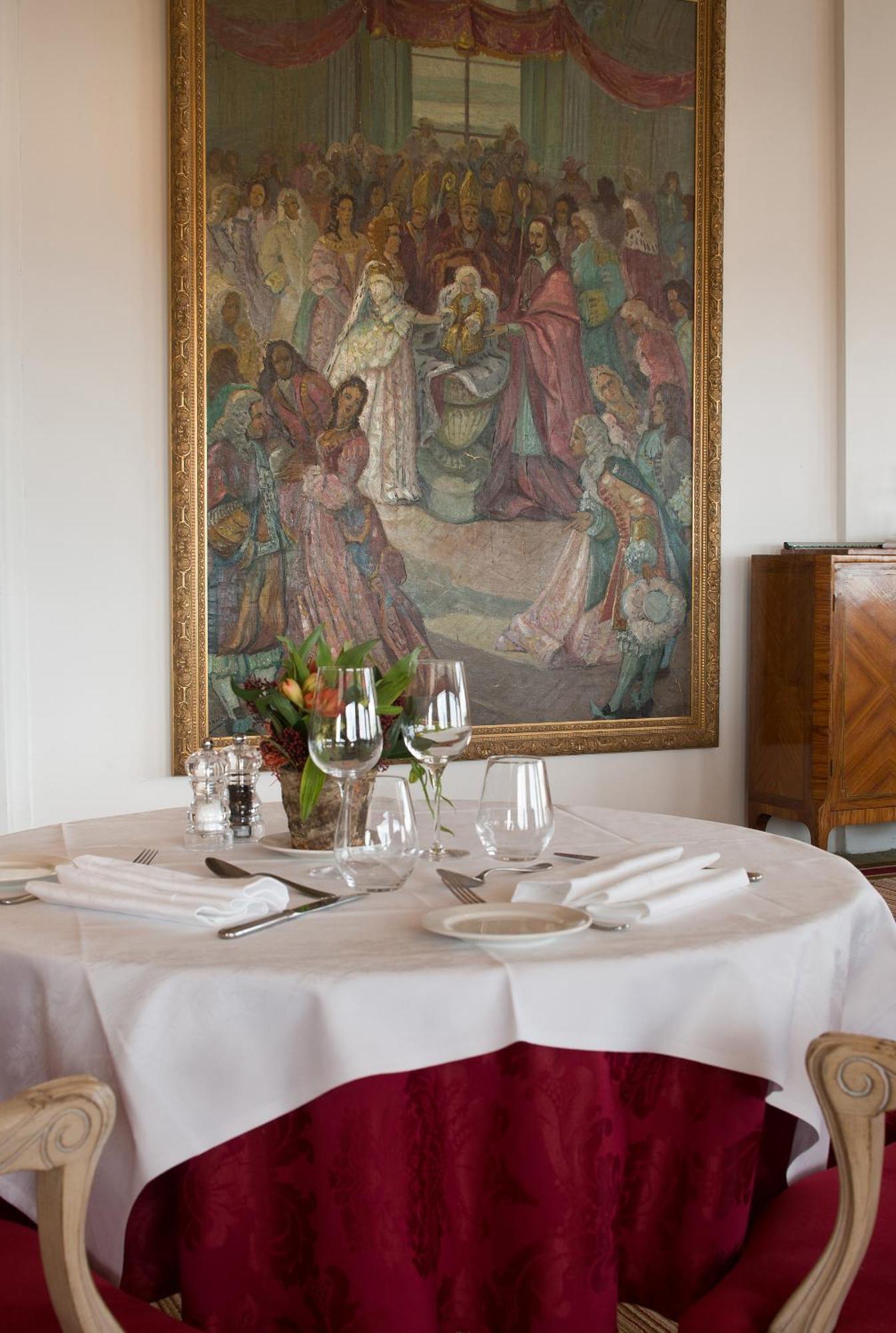 Pavillon Henri IV Hotel Restaurant Gastronomique Terrasse Сен Жермен ан Ле Екстериор снимка